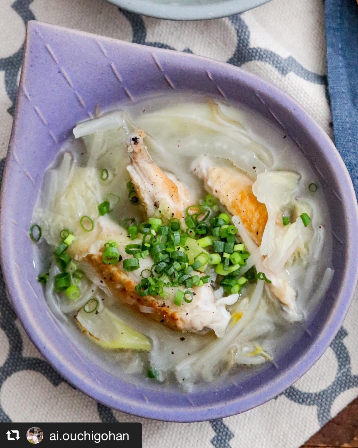 寒い季節にぴったり「手羽中と白菜のスタミナうま塩スープ」 画像1